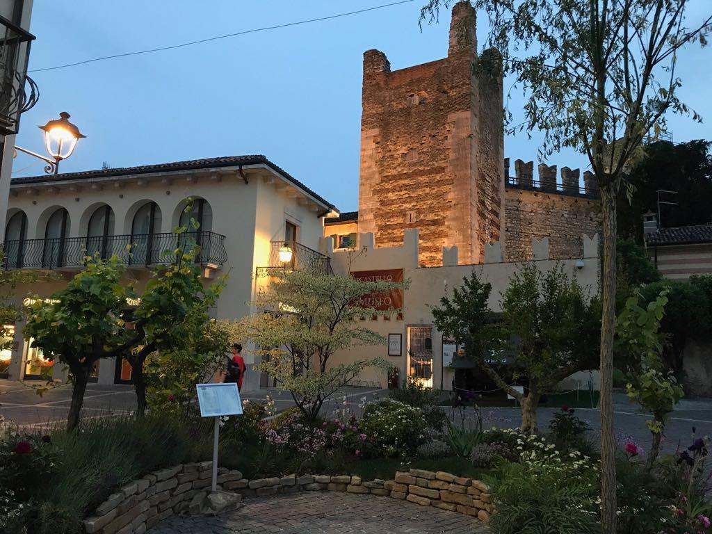 Suite La Castellana Torri Del Benaco Luaran gambar