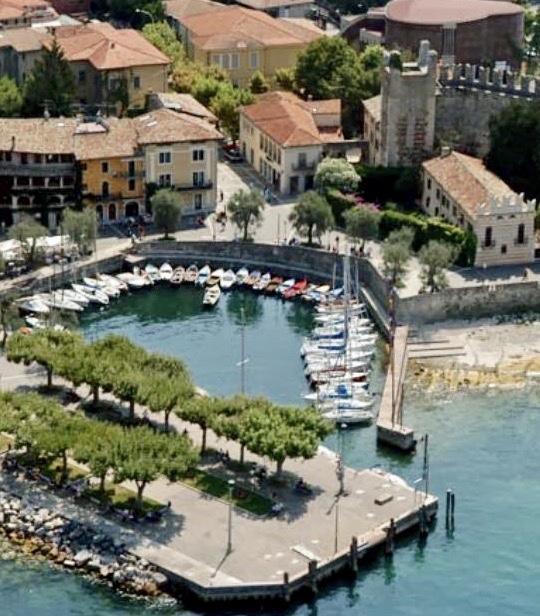 Suite La Castellana Torri Del Benaco Luaran gambar