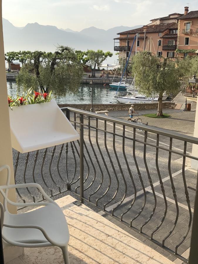 Suite La Castellana Torri Del Benaco Luaran gambar